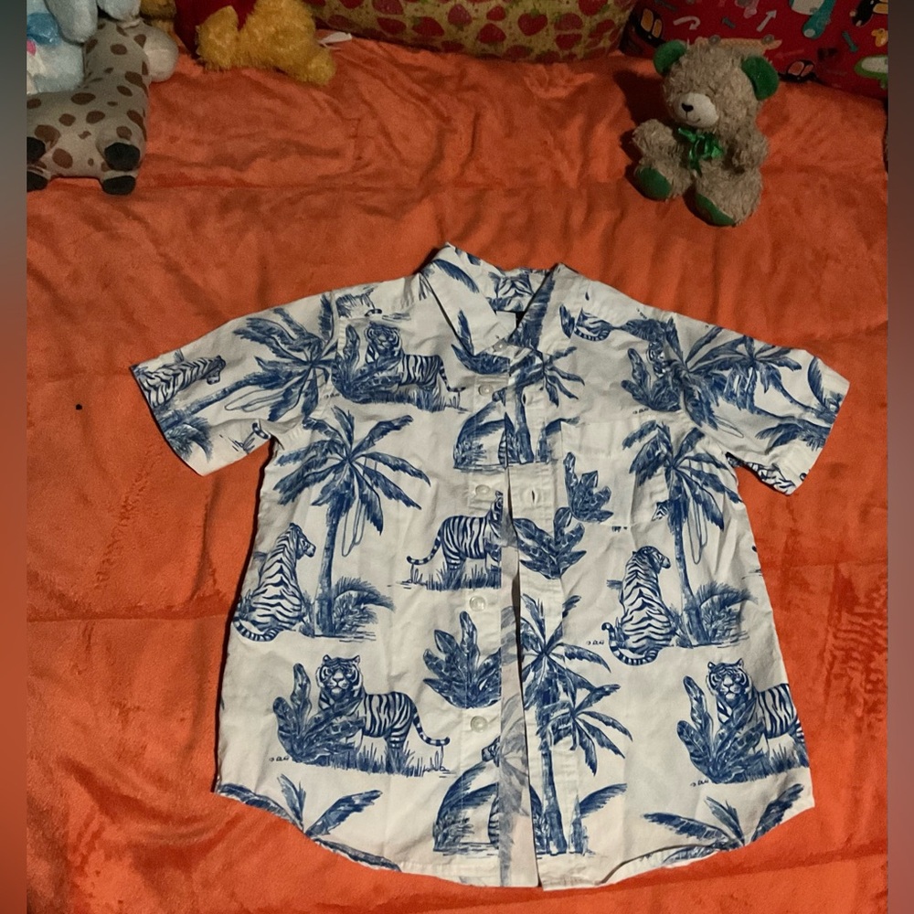 The Children’s Place Boys Tiger & Palm Tree Buttoned Shirt Size 5/6 T Like New!